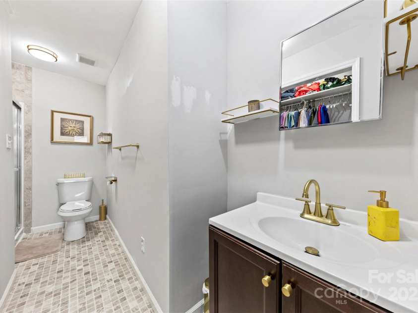 123 Carriage House Drive, Kannapolis, NC 28081.  MLS# CAR4249166, YatesRealty ID 16233. Primary bathroom