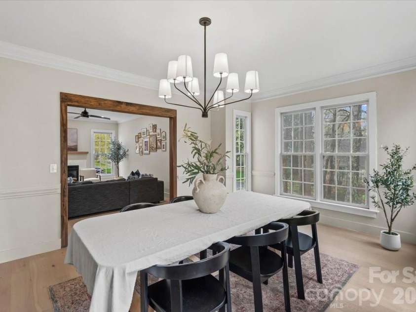 4005 Country Oaks Drive, Waxhaw, NC 28173.  MLS# CAR4354796, YatesRealty ID 16233. Whether it’s a quiet morning or a full table, this dining space feels bright, open, and ready to host