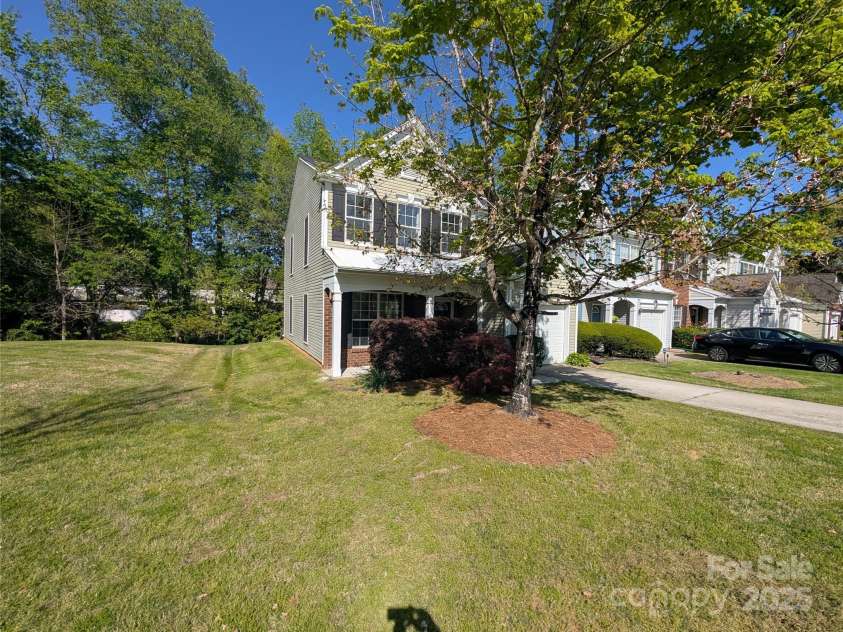 6846 Beverly Springs Drive, Charlotte, NC 28270.  MLS# CAR4245896, YatesRealty ID 16234. 