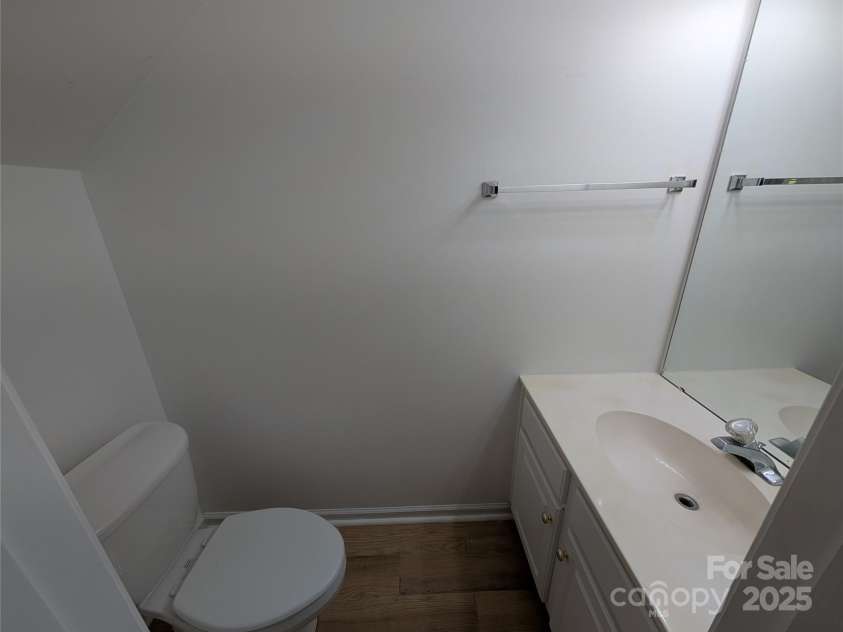 6846 Beverly Springs Drive, Charlotte, NC 28270.  MLS# CAR4245896, YatesRealty ID 16234. 