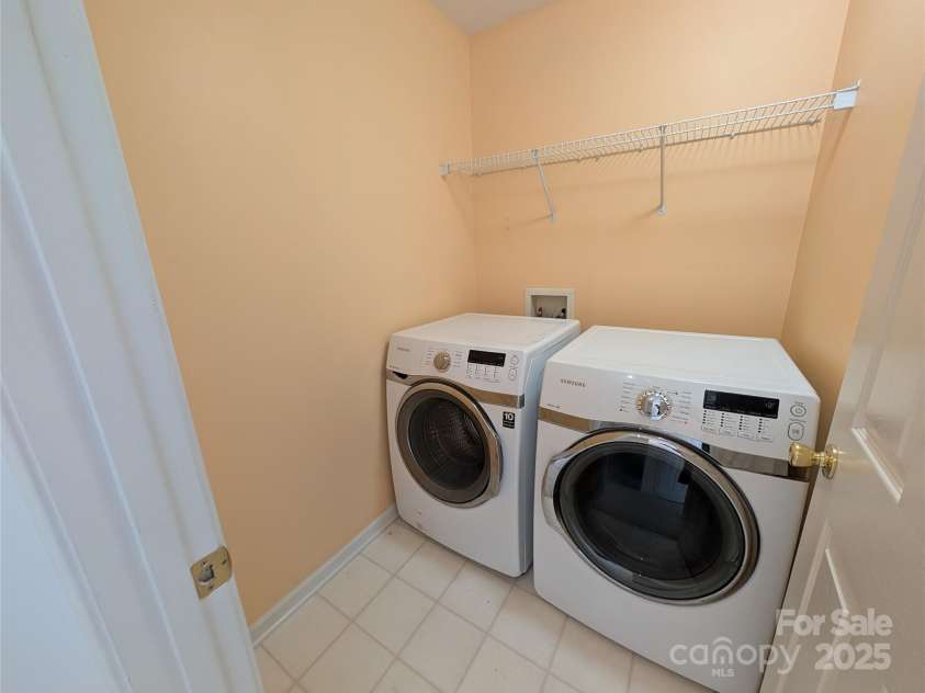 6846 Beverly Springs Drive, Charlotte, NC 28270.  MLS# CAR4245896, YatesRealty ID 16234. 