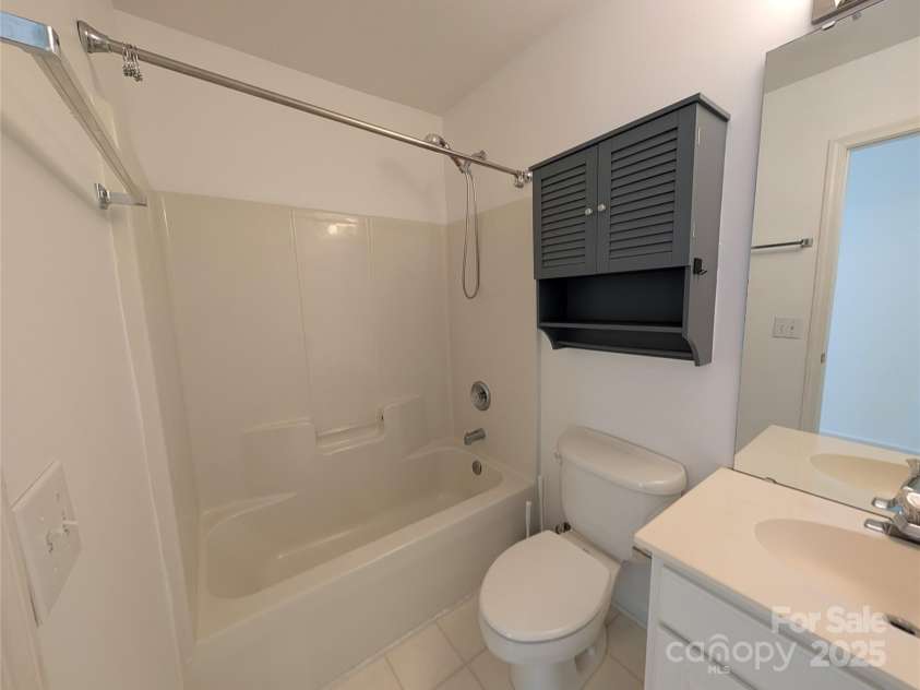 6846 Beverly Springs Drive, Charlotte, NC 28270.  MLS# CAR4245896, YatesRealty ID 16234. 