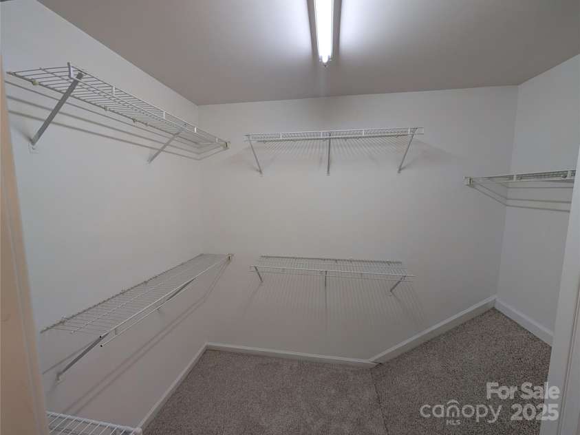 6846 Beverly Springs Drive, Charlotte, NC 28270.  MLS# CAR4245896, YatesRealty ID 16234. 