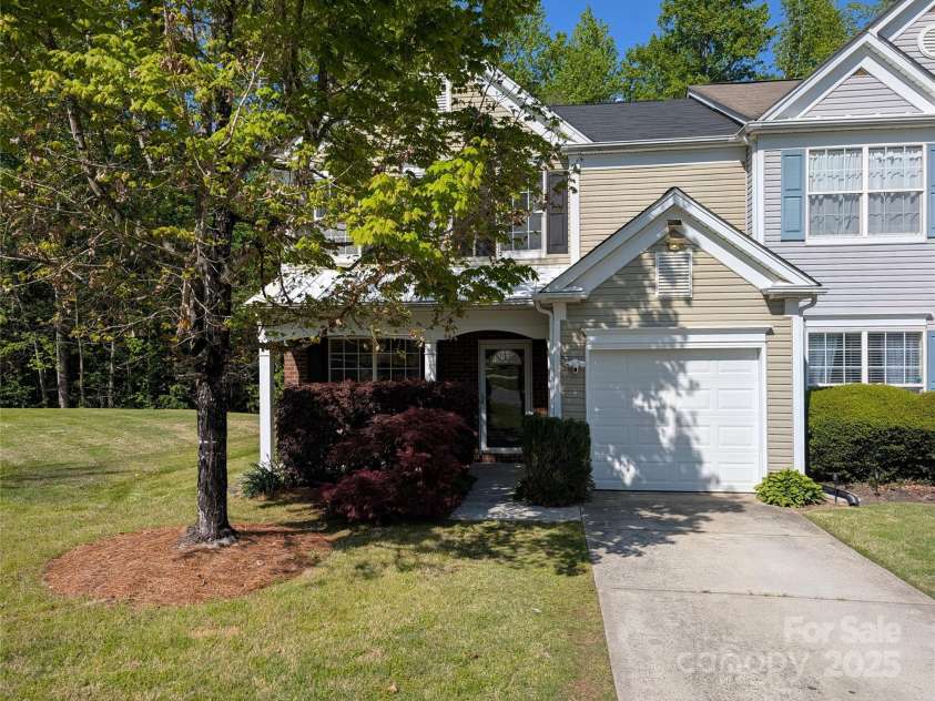 6846 Beverly Springs Drive, Charlotte, NC 28270.  MLS# CAR4245896, YatesRealty ID 16234. 