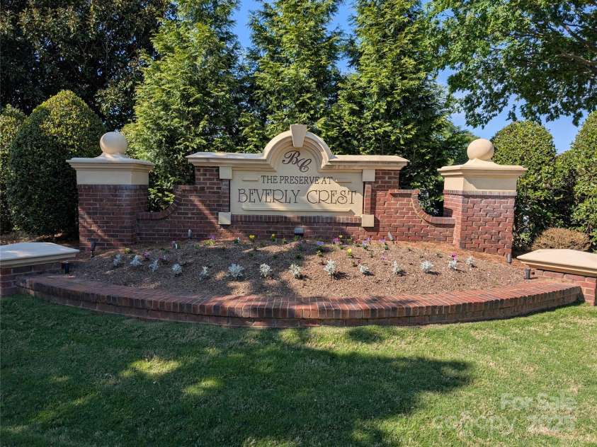 6846 Beverly Springs Drive, Charlotte, NC 28270.  MLS# CAR4245896, YatesRealty ID 16234. 
