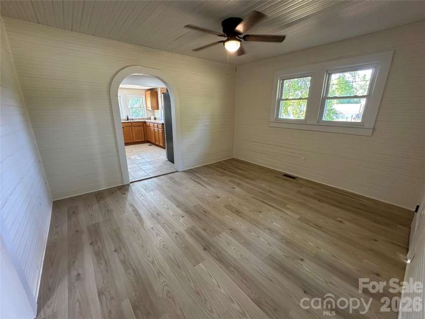 919 Orangewood Street, Kannapolis, NC 28081.  MLS# CAR4371378, YatesRealty ID 16235. Bonus Room reverse view = Note the ceilings & Arch Way