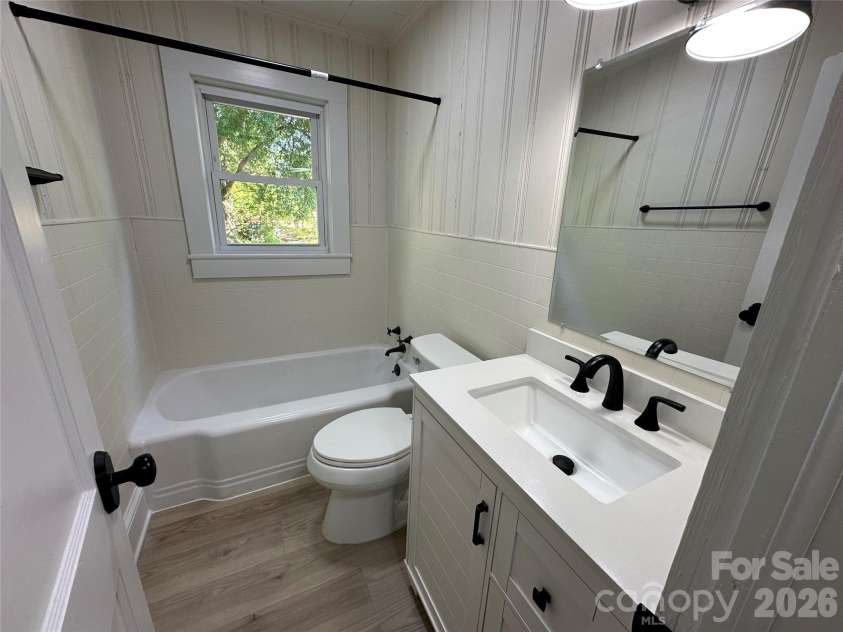 919 Orangewood Street, Kannapolis, NC 28081.  MLS# CAR4371378, YatesRealty ID 16235. FULL Bath #1