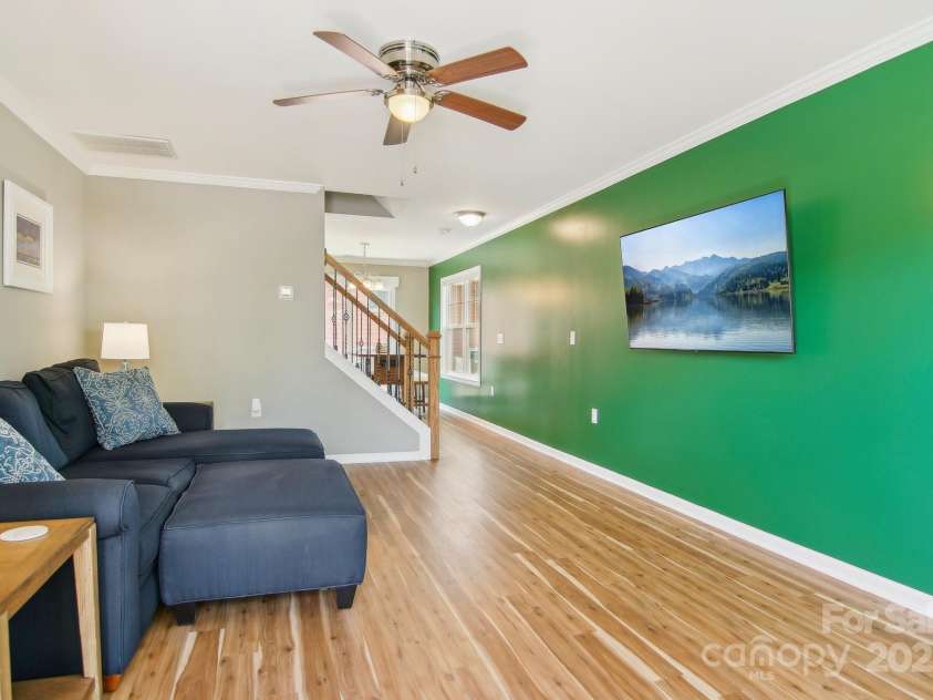1110 Lynwood Forest Road, Arden, NC 28704.  MLS# CAR4247700, YatesRealty ID 16236. 