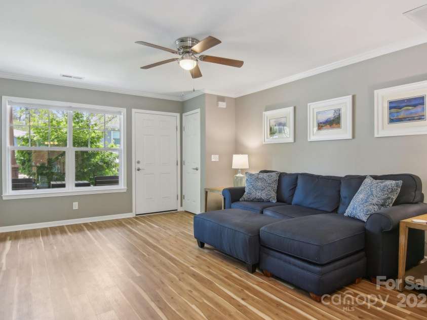 1110 Lynwood Forest Road, Arden, NC 28704.  MLS# CAR4247700, YatesRealty ID 16236. 