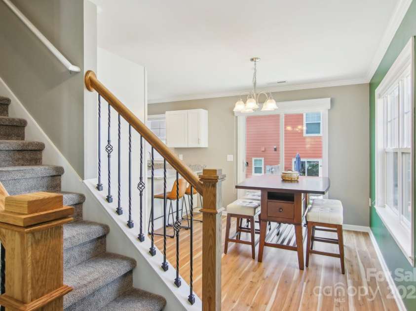 1110 Lynwood Forest Road, Arden, NC 28704.  MLS# CAR4247700, YatesRealty ID 16236. 