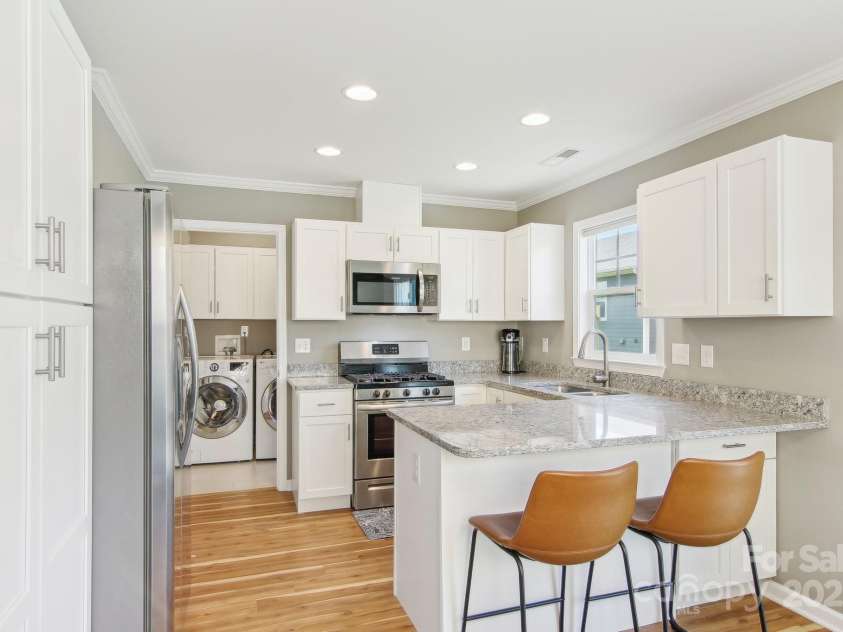 1110 Lynwood Forest Road, Arden, NC 28704.  MLS# CAR4247700, YatesRealty ID 16236. 
