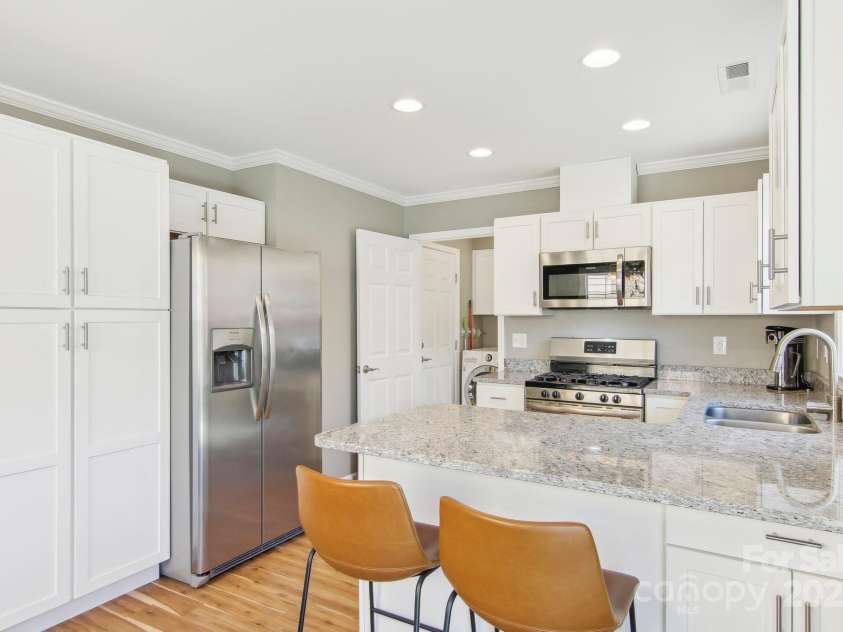 1110 Lynwood Forest Road, Arden, NC 28704.  MLS# CAR4247700, YatesRealty ID 16236. 