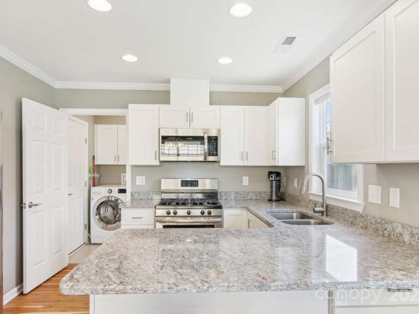 1110 Lynwood Forest Road, Arden, NC 28704.  MLS# CAR4247700, YatesRealty ID 16236. 