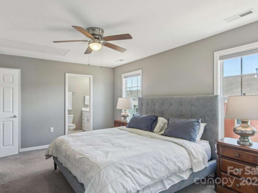1110 Lynwood Forest Road, Arden, NC 28704.  MLS# CAR4247700, YatesRealty ID 16236. 
