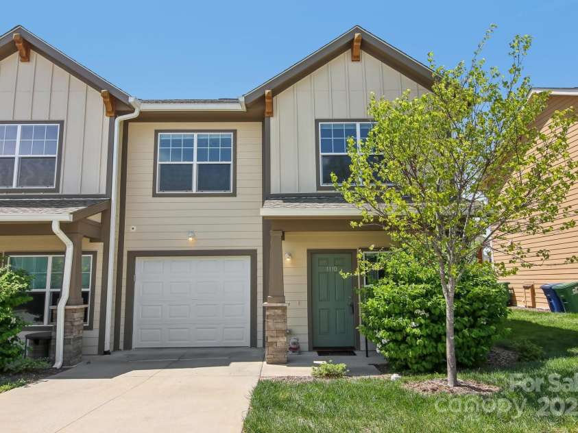 1110 Lynwood Forest Road, Arden, NC 28704.  MLS# CAR4247700, YatesRealty ID 16236. Charming End Unit