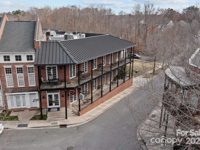 13838 Winmau Lane, Huntersville, NC 28078.  MLS# CAR4256068, YatesRealty ID 16237. Harvey's Restaurant - a short walk away!
