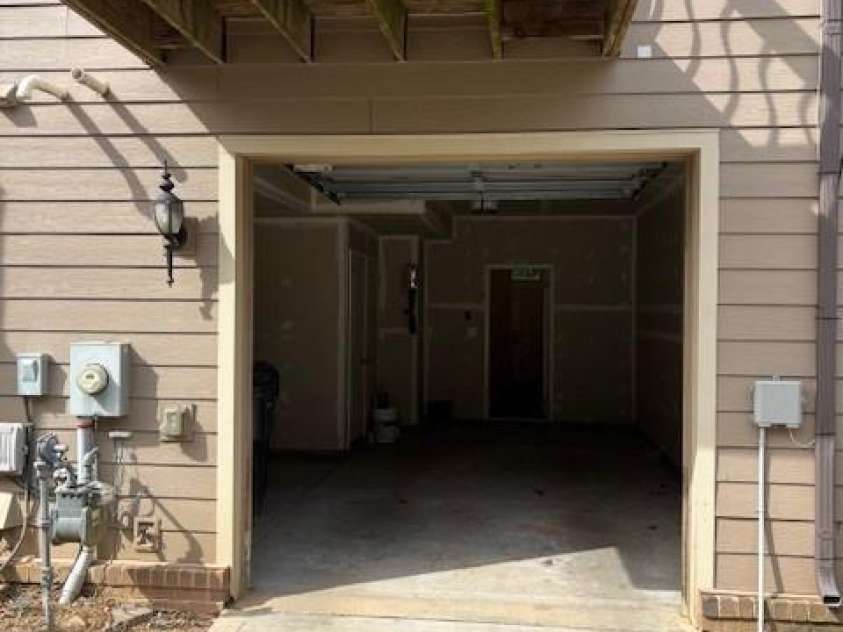 13838 Winmau Lane, Huntersville, NC 28078.  MLS# CAR4256068, YatesRealty ID 16237. Single car garage - balcony