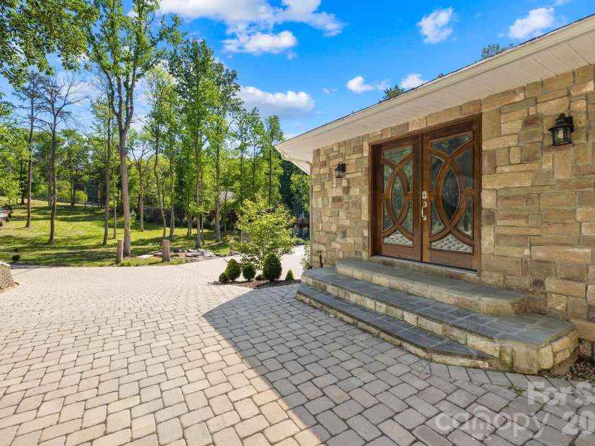 3117 Beaman Avenue, Charlotte, NC 28273.  MLS# CAR4374782, YatesRealty ID 16237. 