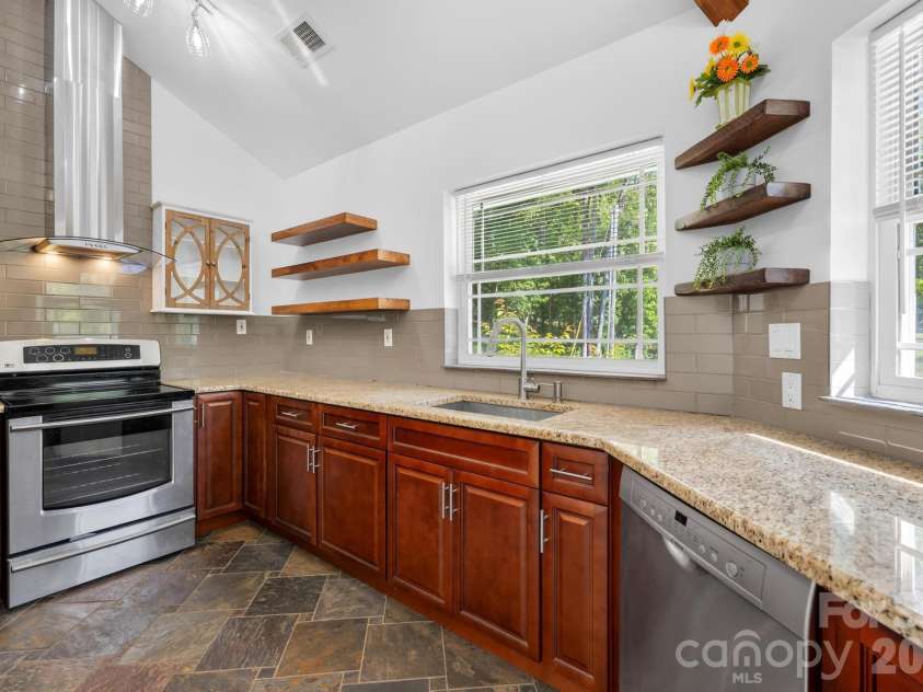 3117 Beaman Avenue, Charlotte, NC 28273.  MLS# CAR4374782, YatesRealty ID 16237. 