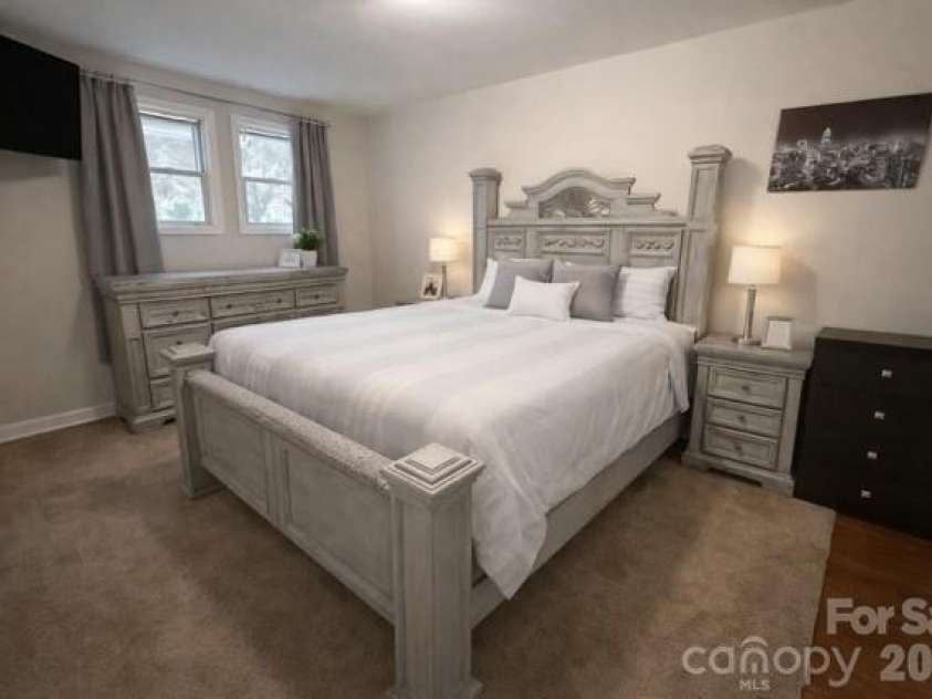 911 Hickory Grove Road, Gastonia, NC 28056.  MLS# CAR4372009, YatesRealty ID 16238. 