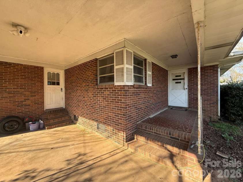 911 Hickory Grove Road, Gastonia, NC 28056.  MLS# CAR4372009, YatesRealty ID 16238. 