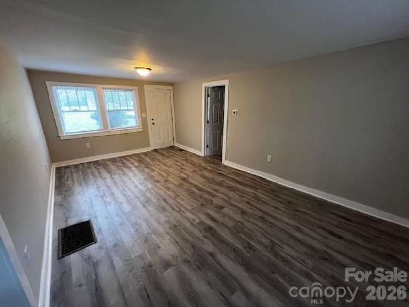 911 Hickory Grove Road, Gastonia, NC 28056.  MLS# CAR4372009, YatesRealty ID 16238. 