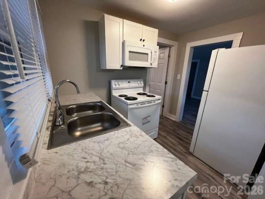 911 Hickory Grove Road, Gastonia, NC 28056.  MLS# CAR4372009, YatesRealty ID 16238. 