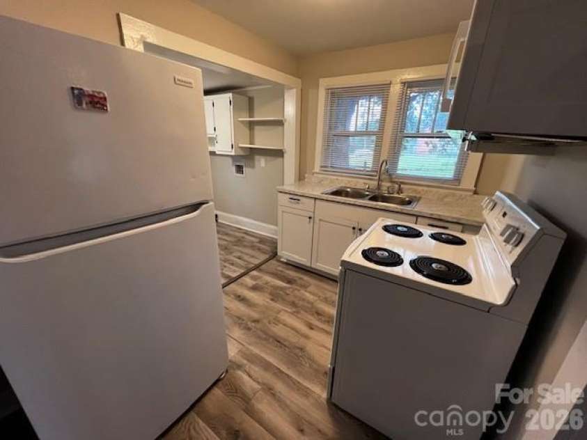 911 Hickory Grove Road, Gastonia, NC 28056.  MLS# CAR4372009, YatesRealty ID 16238. 