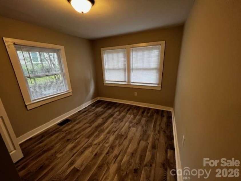 911 Hickory Grove Road, Gastonia, NC 28056.  MLS# CAR4372009, YatesRealty ID 16238. 