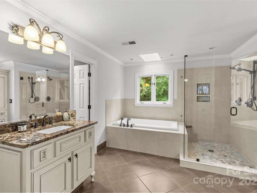 9513 Tresanton Drive, Charlotte, NC 28210.  MLS# CAR4253471, YatesRealty ID 16238. 