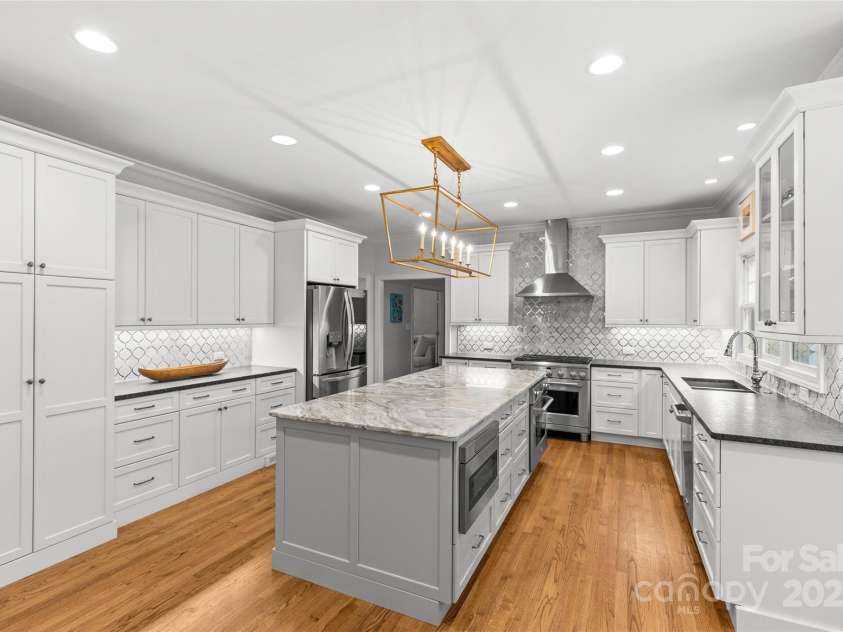 9513 Tresanton Drive, Charlotte, NC 28210.  MLS# CAR4253471, YatesRealty ID 16238. 
