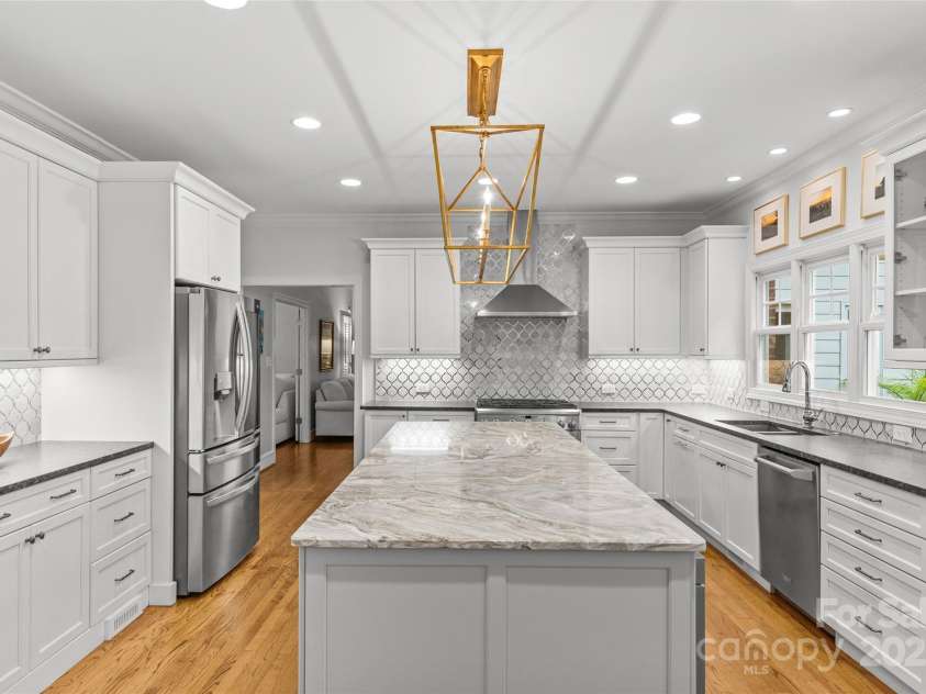 9513 Tresanton Drive, Charlotte, NC 28210.  MLS# CAR4253471, YatesRealty ID 16238. 