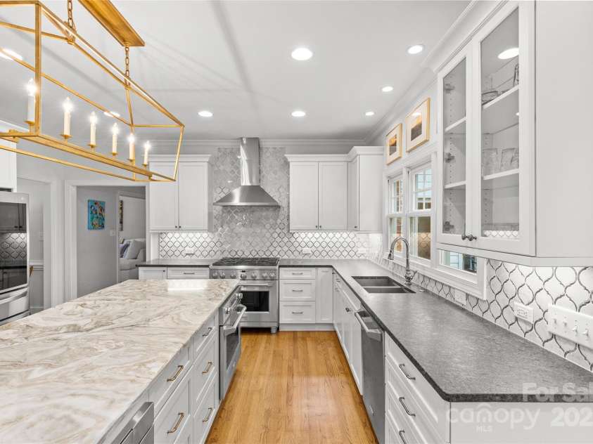 9513 Tresanton Drive, Charlotte, NC 28210.  MLS# CAR4253471, YatesRealty ID 16238. 