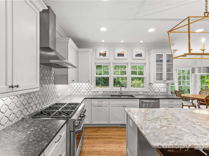 9513 Tresanton Drive, Charlotte, NC 28210.  MLS# CAR4253471, YatesRealty ID 16238. 