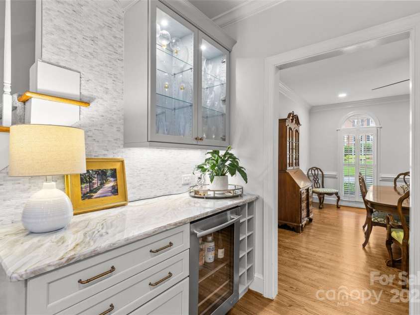 9513 Tresanton Drive, Charlotte, NC 28210.  MLS# CAR4253471, YatesRealty ID 16238. 