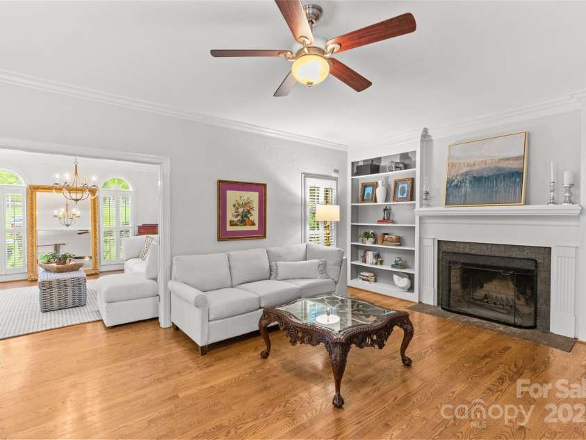 9513 Tresanton Drive, Charlotte, NC 28210.  MLS# CAR4253471, YatesRealty ID 16238. 