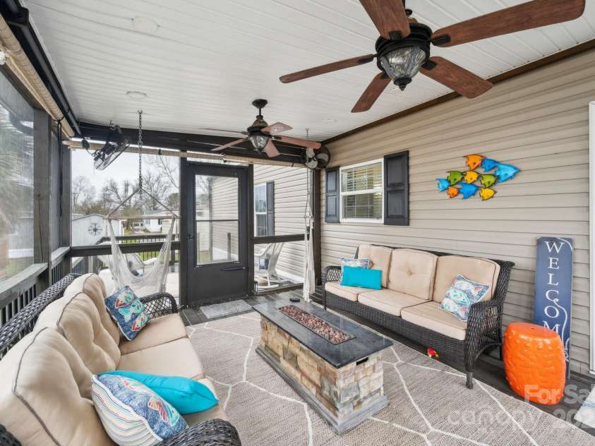 1524 Gardenia Avenue, North Myrtle Beach, SC 29582.  MLS# CAR4232774, YatesRealty ID 16239. 