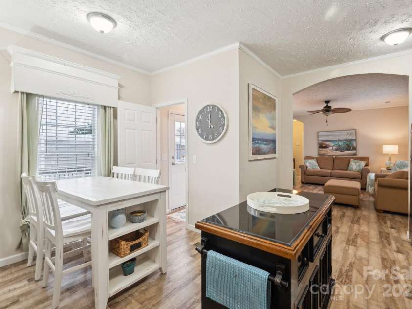 1524 Gardenia Avenue, North Myrtle Beach, SC 29582.  MLS# CAR4232774, YatesRealty ID 16239. 