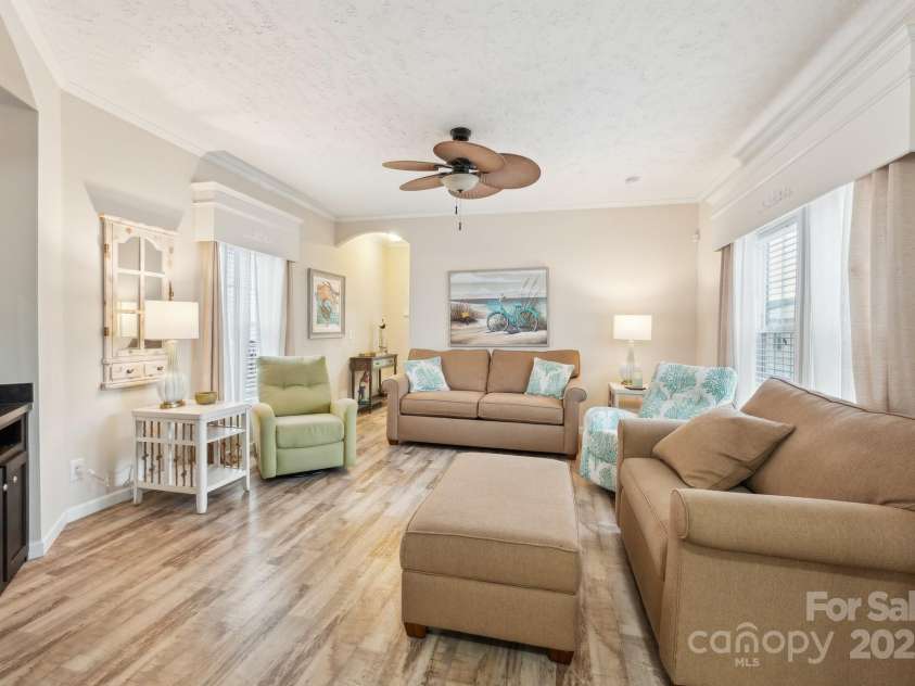 1524 Gardenia Avenue, North Myrtle Beach, SC 29582.  MLS# CAR4232774, YatesRealty ID 16239. 