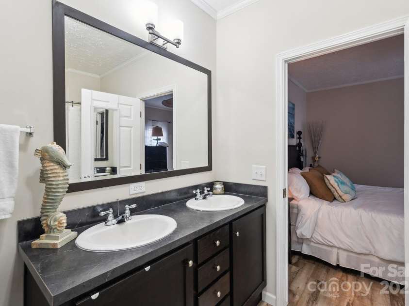 1524 Gardenia Avenue, North Myrtle Beach, SC 29582.  MLS# CAR4232774, YatesRealty ID 16239. 