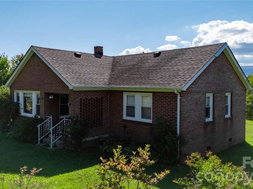 560 Russ Norris Heaton Road, Elk Park, NC 28622.  MLS# CAR4374589, YatesRealty ID 16239. 