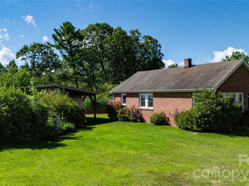 560 Russ Norris Heaton Road, Elk Park, NC 28622.  MLS# CAR4374589, YatesRealty ID 16239. 