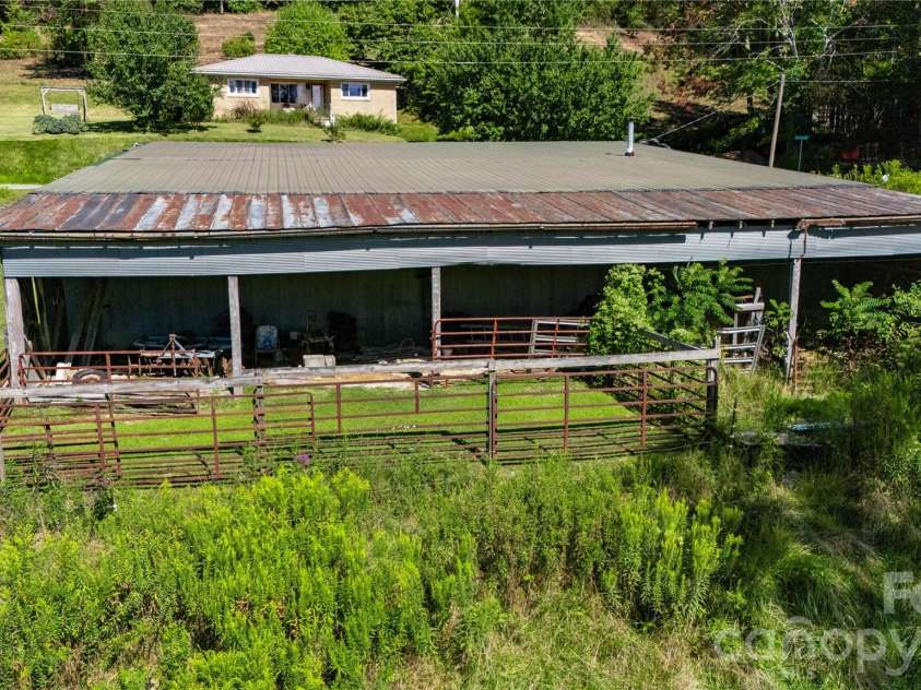 560 Russ Norris Heaton Road, Elk Park, NC 28622.  MLS# CAR4374589, YatesRealty ID 16239. 
