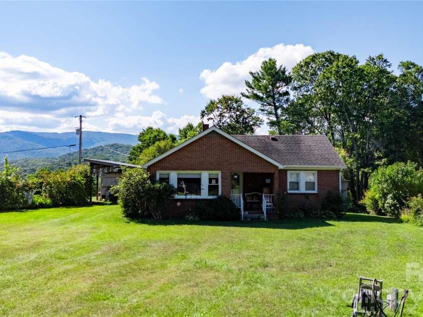 560 Russ Norris Heaton Road, Elk Park, NC 28622.  MLS# CAR4374589, YatesRealty ID 16239. 