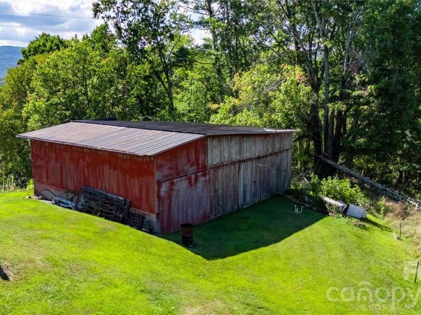 560 Russ Norris Heaton Road, Elk Park, NC 28622.  MLS# CAR4374589, YatesRealty ID 16239. 