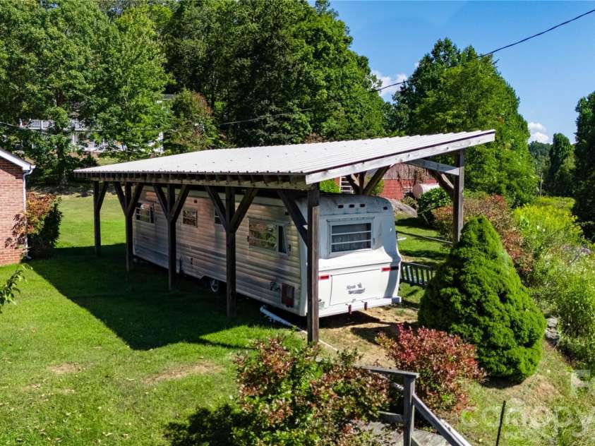 560 Russ Norris Heaton Road, Elk Park, NC 28622.  MLS# CAR4374589, YatesRealty ID 16239. 