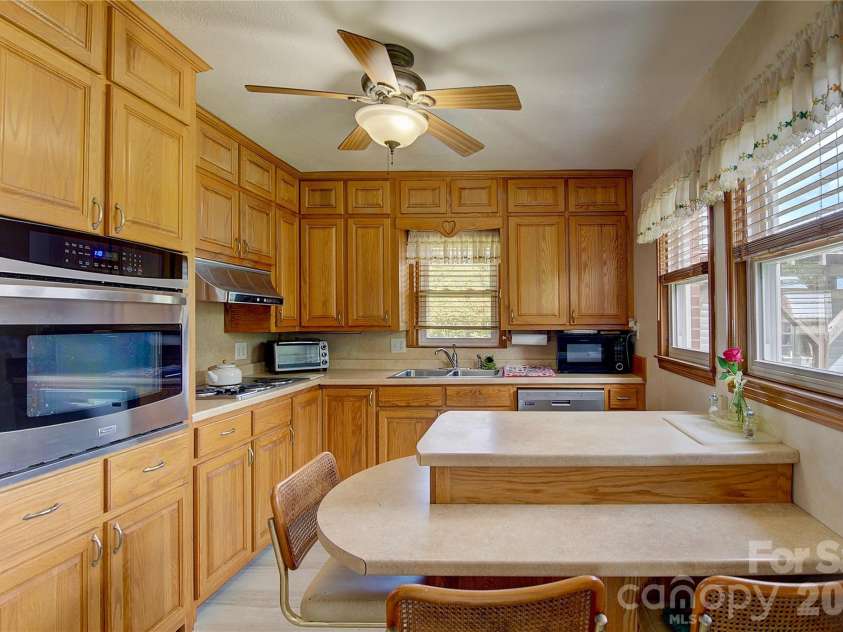 560 Russ Norris Heaton Road, Elk Park, NC 28622.  MLS# CAR4374589, YatesRealty ID 16239. 