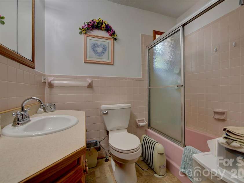 560 Russ Norris Heaton Road, Elk Park, NC 28622.  MLS# CAR4374589, YatesRealty ID 16239. 