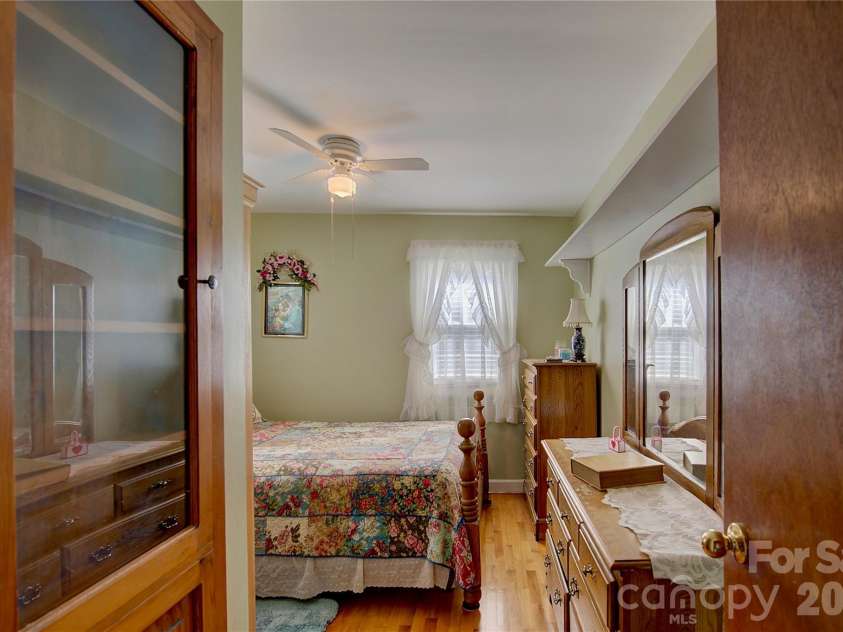 560 Russ Norris Heaton Road, Elk Park, NC 28622.  MLS# CAR4374589, YatesRealty ID 16239. 