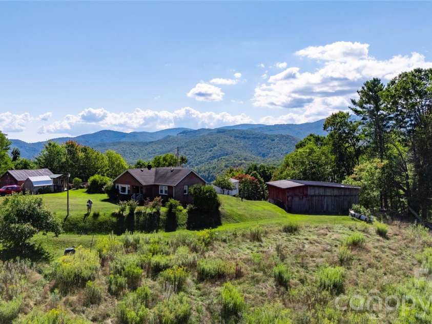 580 Russ Norris Heaton Road, Elk Park, NC 28622.  MLS# CAR4374589, YatesRealty ID 16239. 